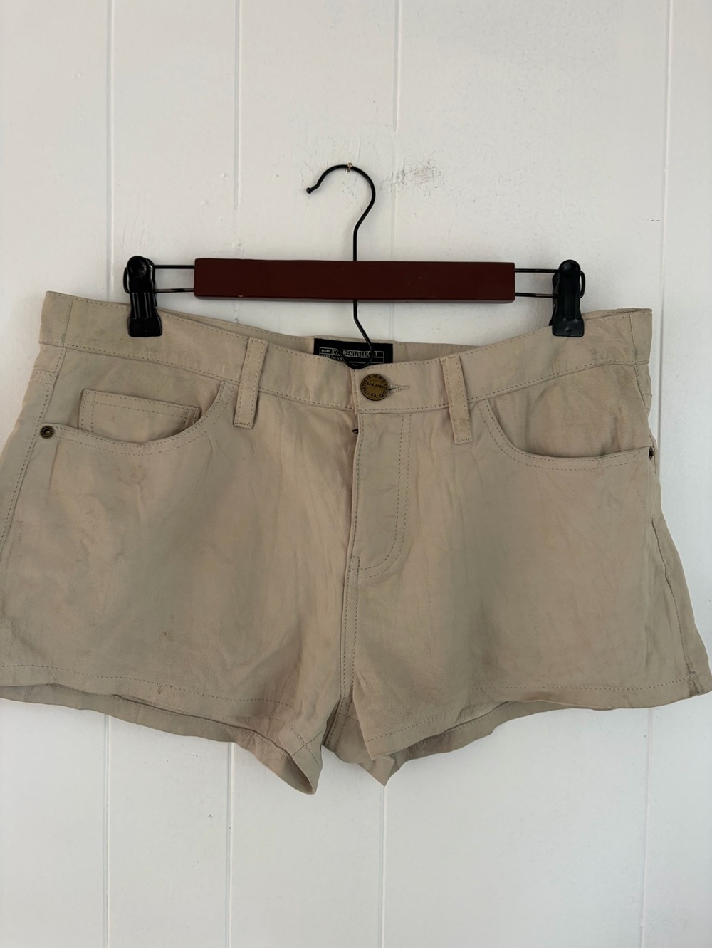 Current Elliott beige leather shorts 28